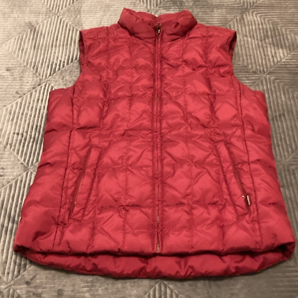 Mondetta Women's Quilted Puffer Vest Down Filled Dark Red Size US L EUC - Picture 1 of 8